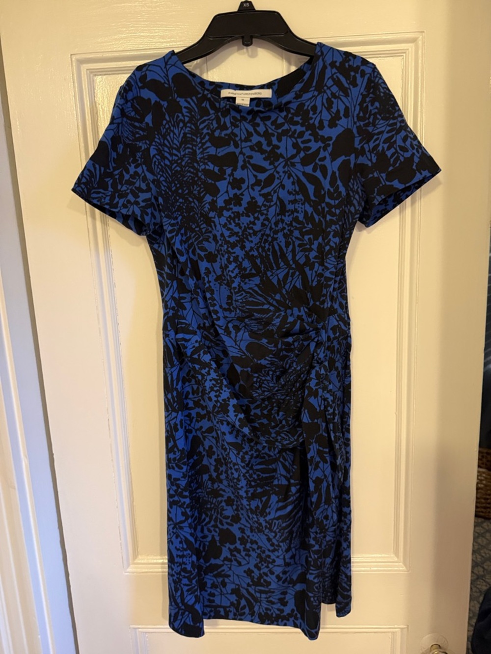 Diane Von Furstenberg Blue and Black Floral Dress size 10